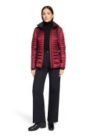 Gil Bret kurze Damen Windjacke gesteppt mit Kapuze, dunkelrot schwarz